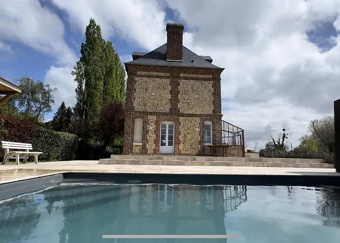 Дом отдыха Maison De Maitre Avec Piscine