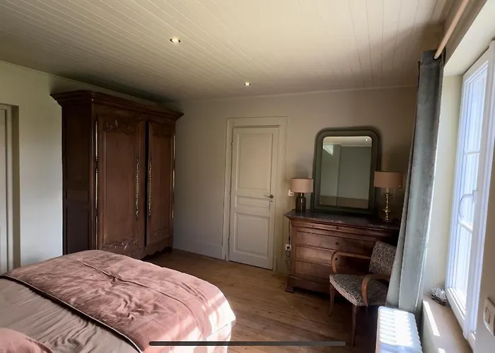 Дом отдыха Maison De Maitre Avec Piscine Quetteville