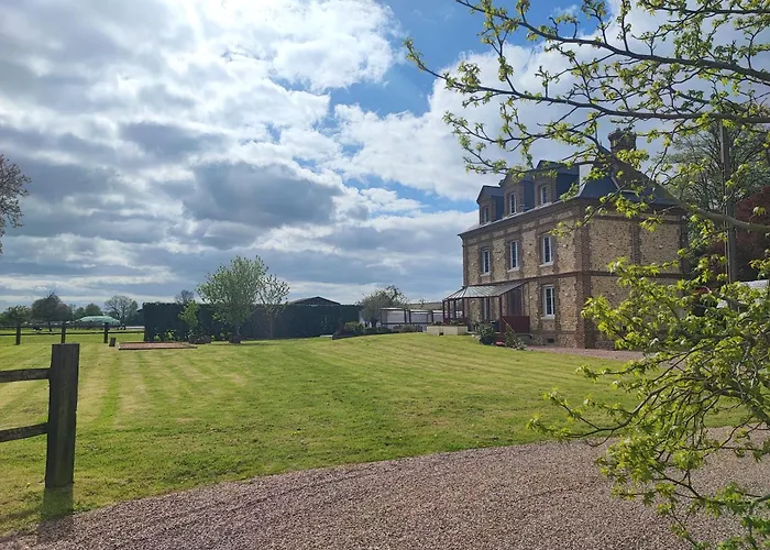 Maison De Maitre Avec Piscine Дом отдыха